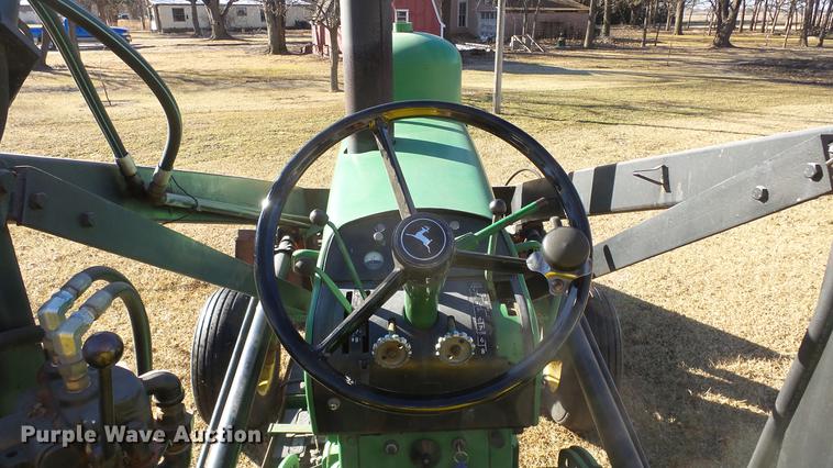 image for item EF9341 John Deere 4020 tractor