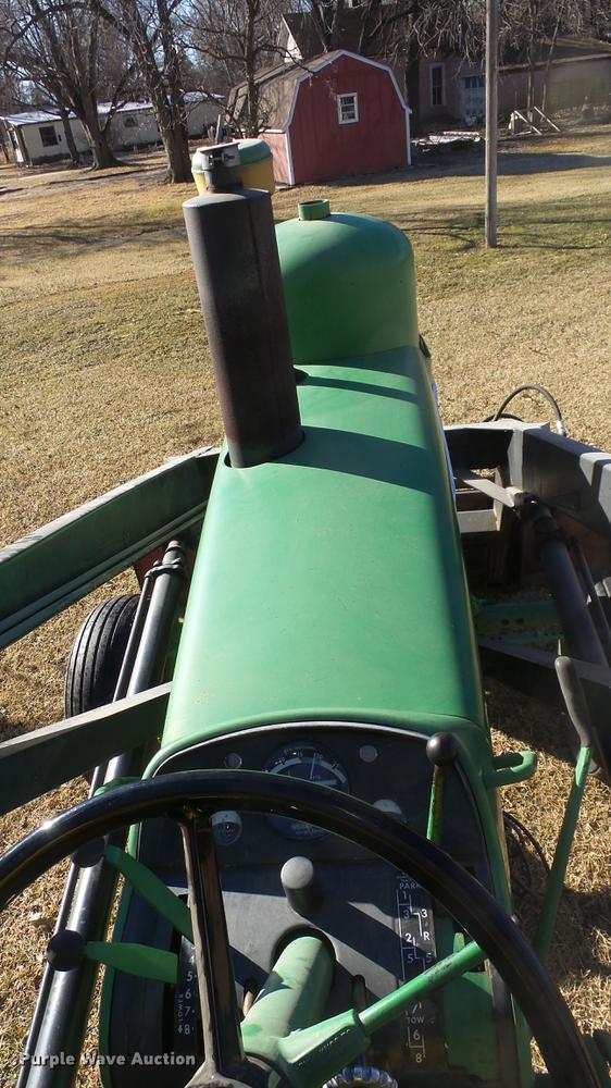 image for item EF9341 John Deere 4020 tractor