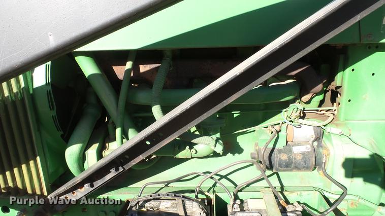 image for item EF9341 John Deere 4020 tractor