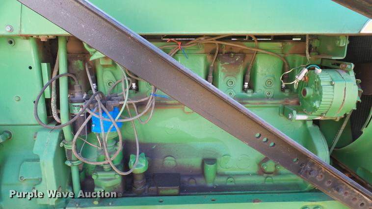 image for item EF9341 John Deere 4020 tractor