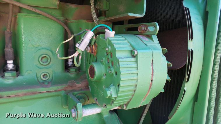 image for item EF9341 John Deere 4020 tractor