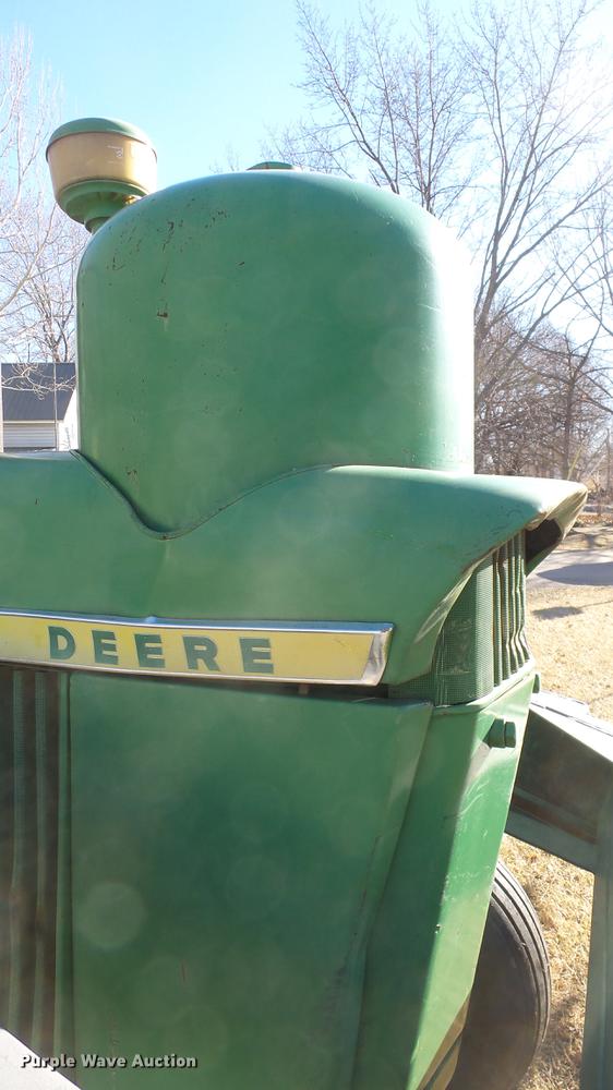 image for item EF9341 John Deere 4020 tractor
