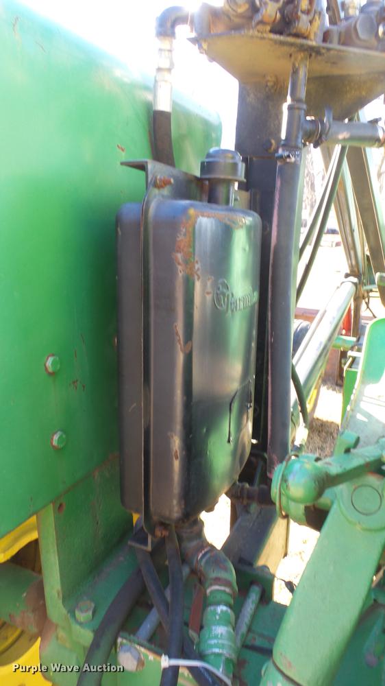 image for item EF9341 John Deere 4020 tractor