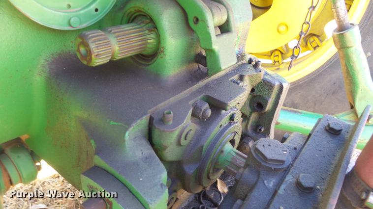 image for item EF9341 John Deere 4020 tractor