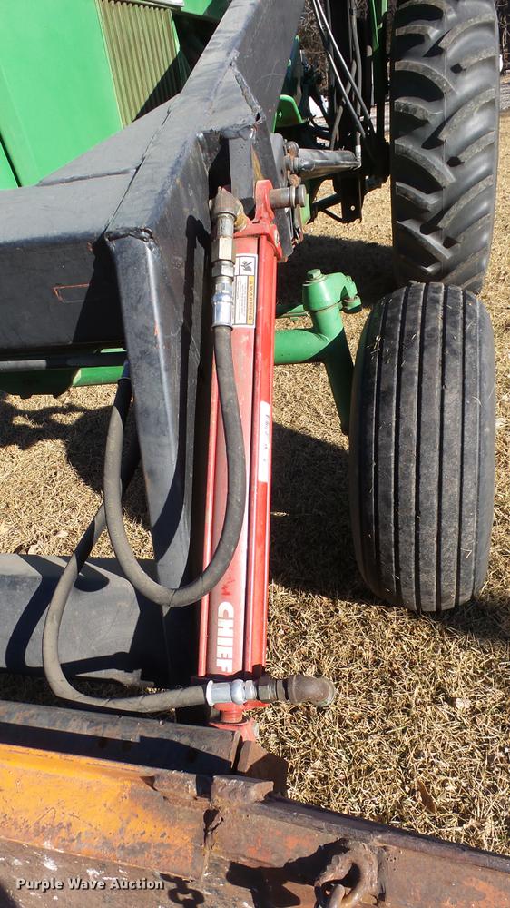 image for item EF9341 John Deere 4020 tractor