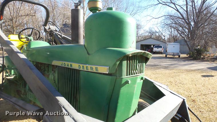 image for item EF9341 John Deere 4020 tractor