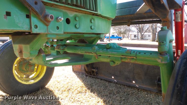 image for item EF9341 John Deere 4020 tractor