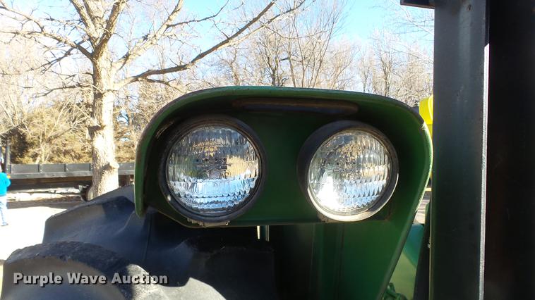 image for item EF9341 John Deere 4020 tractor