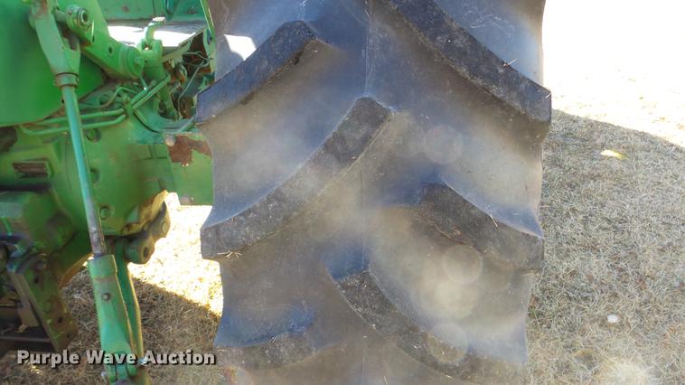 image for item EF9341 John Deere 4020 tractor