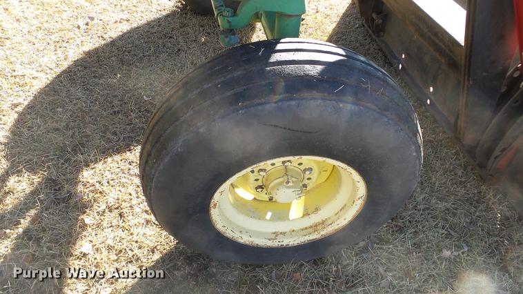 image for item EF9341 John Deere 4020 tractor