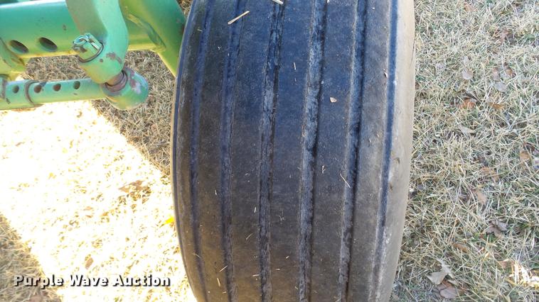 image for item EF9341 John Deere 4020 tractor