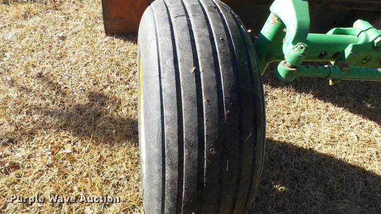 image for item EF9341 John Deere 4020 tractor