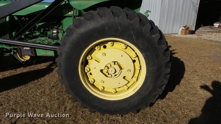 image for item EF9341 John Deere 4020 tractor