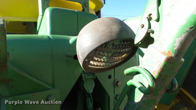 image for item EF9341 John Deere 4020 tractor