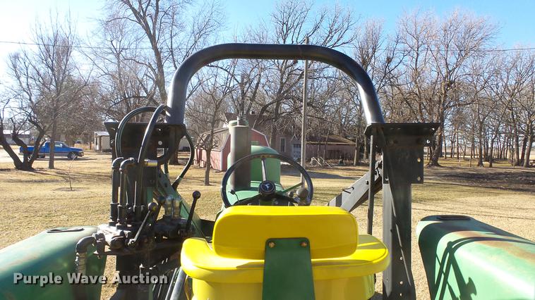 image for item EF9341 John Deere 4020 tractor