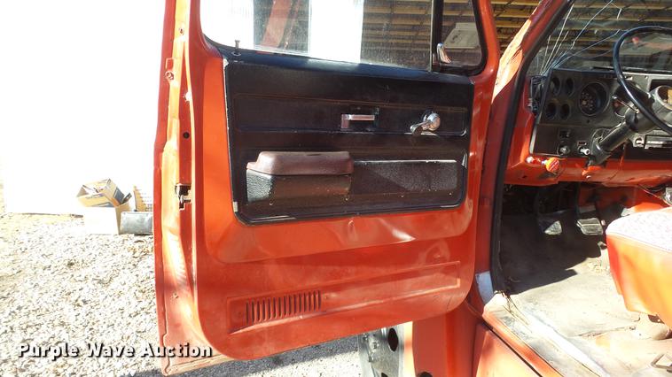 image for item EF9343 1976 Chevrolet C60 dump flatbed truck