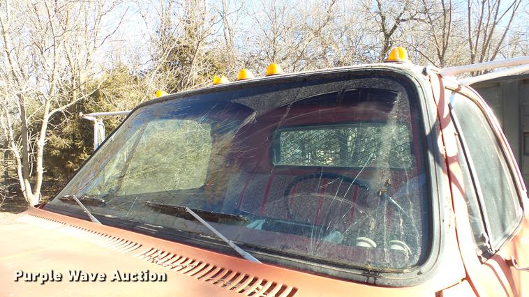 image for item EF9343 1976 Chevrolet C60 dump flatbed truck