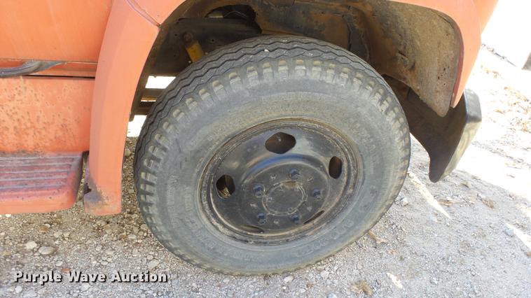 image for item EF9343 1976 Chevrolet C60 dump flatbed truck