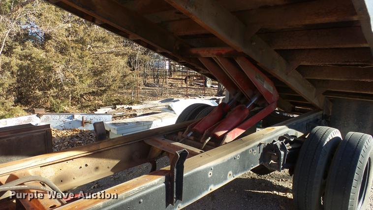 image for item EF9343 1976 Chevrolet C60 dump flatbed truck