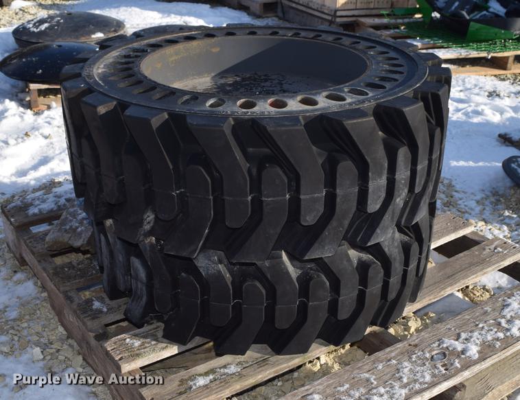 image for item EH9633 (2) Brawler tires