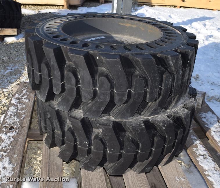 image for item EH9633 (2) Brawler tires