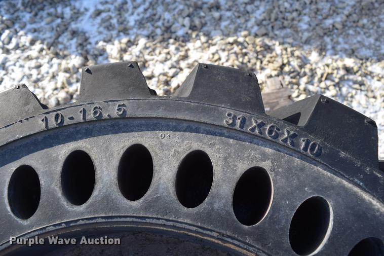 image for item EH9633 (2) Brawler tires