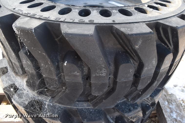 image for item EH9633 (2) Brawler tires