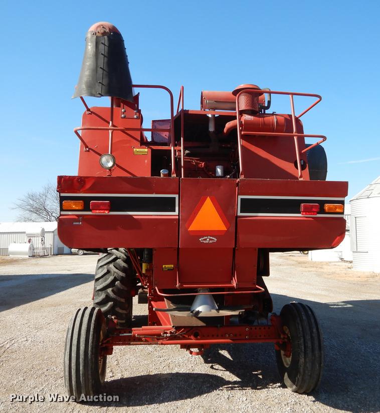 1983 International 1420 AxialFlow combine in Ottawa, KS Item J5502