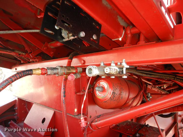 image for item J5502 1983 International 1420 Axial-Flow combine