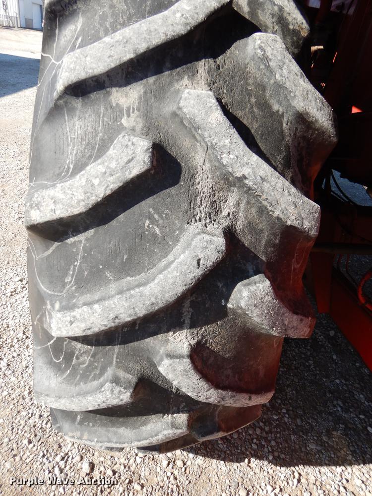 image for item J5502 1983 International 1420 Axial-Flow combine