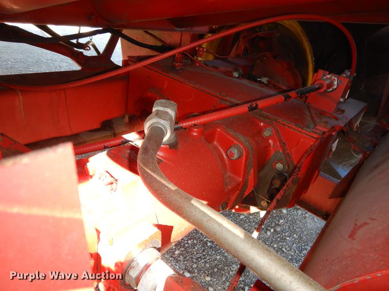image for item J5502 1983 International 1420 Axial-Flow combine
