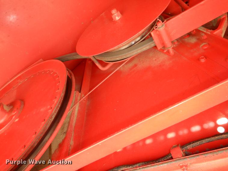 image for item J5502 1983 International 1420 Axial-Flow combine