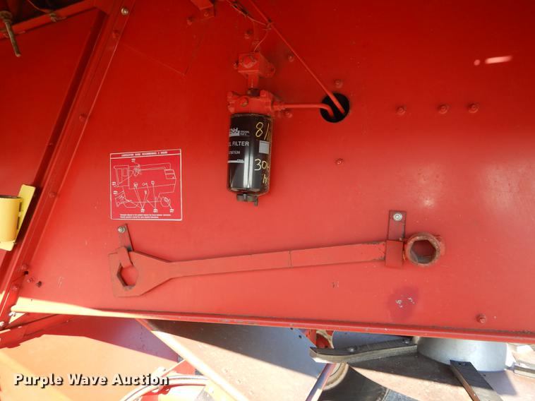 image for item J5502 1983 International 1420 Axial-Flow combine