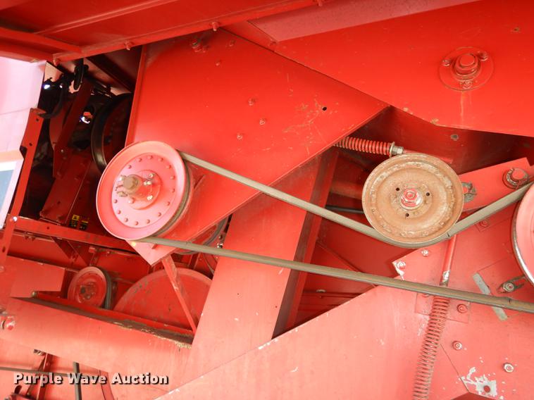 image for item J5502 1983 International 1420 Axial-Flow combine