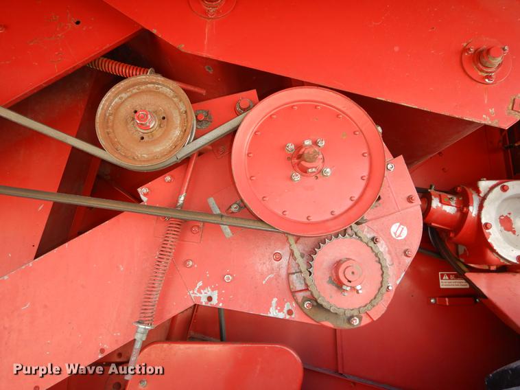 image for item J5502 1983 International 1420 Axial-Flow combine