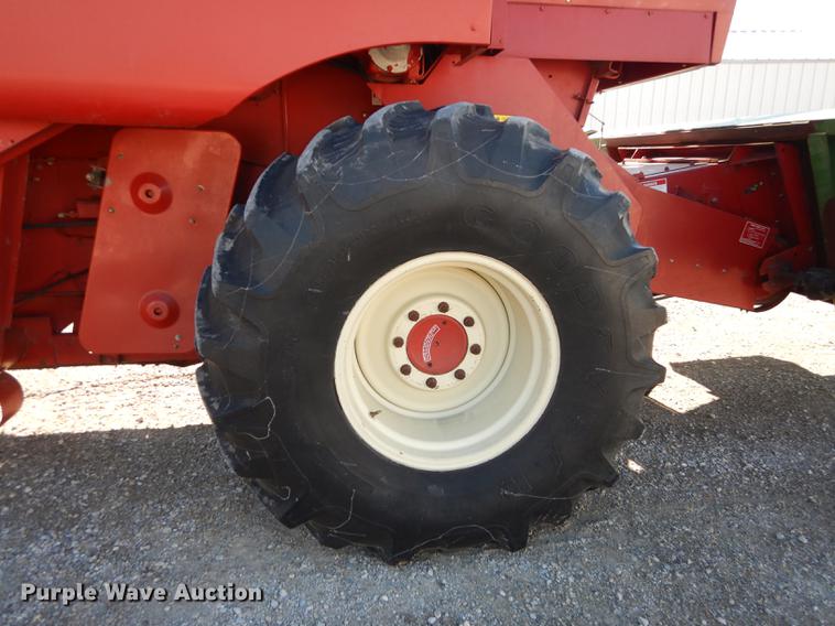 image for item J5502 1983 International 1420 Axial-Flow combine