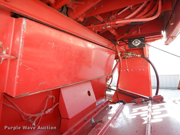 image for item J5502 1983 International 1420 Axial-Flow combine