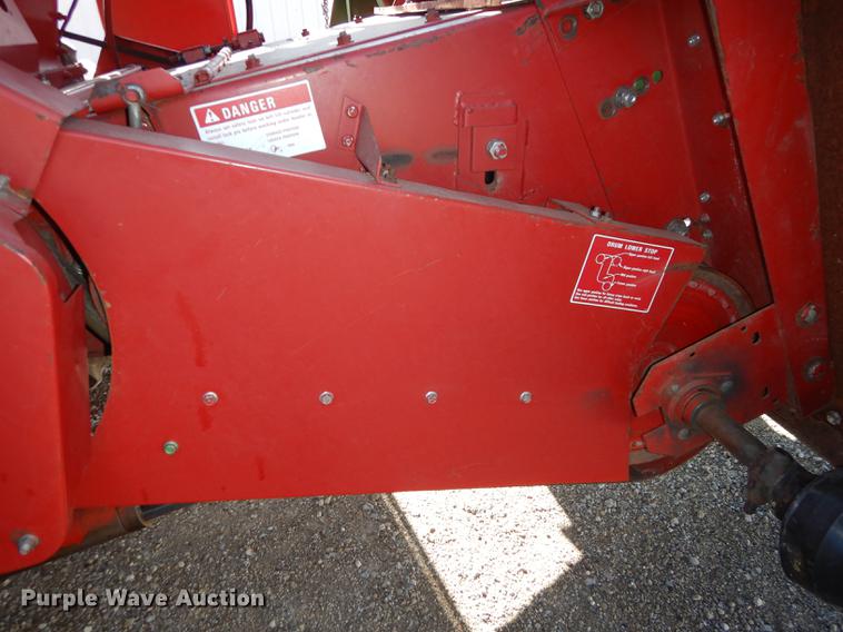 image for item J5502 1983 International 1420 Axial-Flow combine
