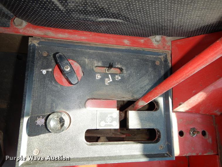 image for item J5502 1983 International 1420 Axial-Flow combine