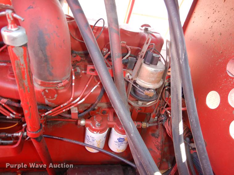 image for item J5502 1983 International 1420 Axial-Flow combine