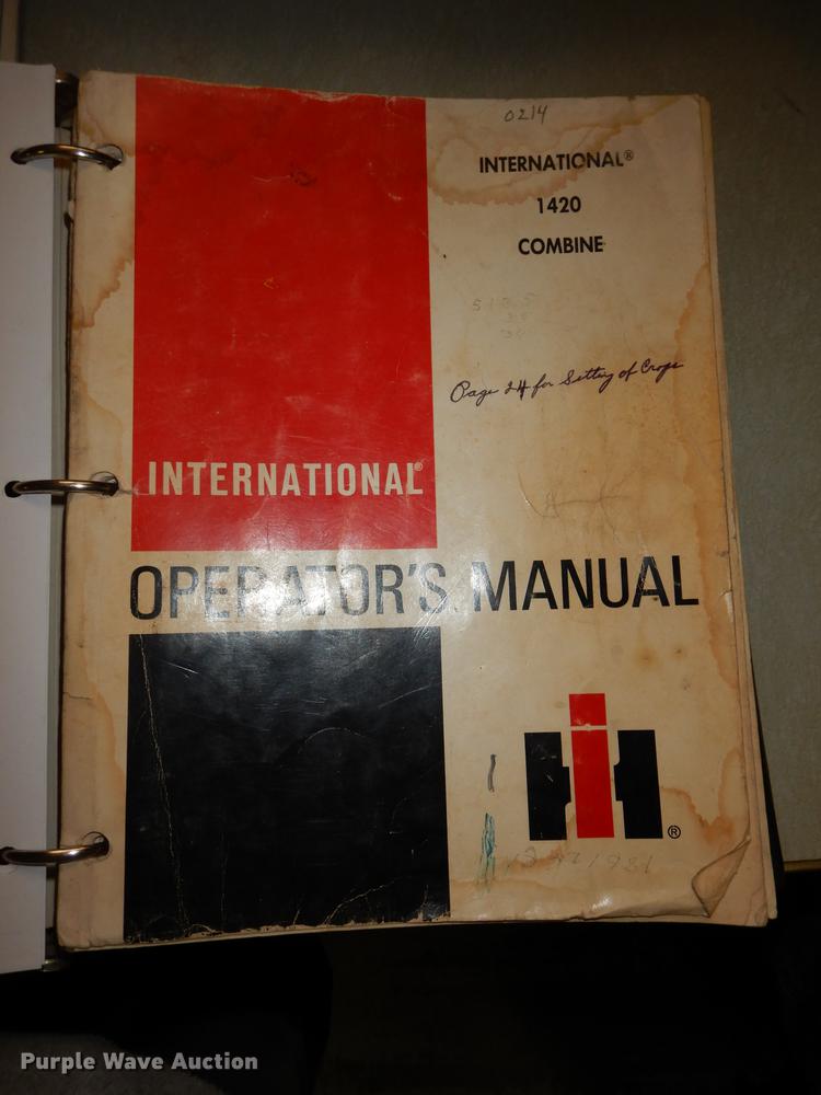 image for item J5502 1983 International 1420 Axial-Flow combine