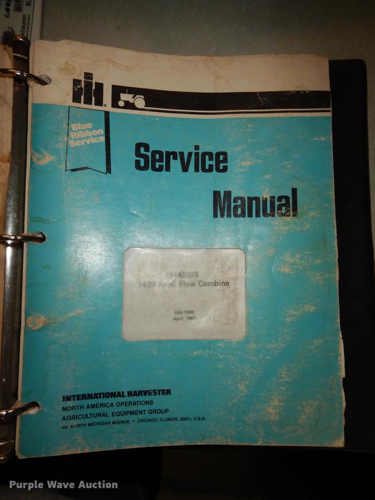 image for item J5502 1983 International 1420 Axial-Flow combine