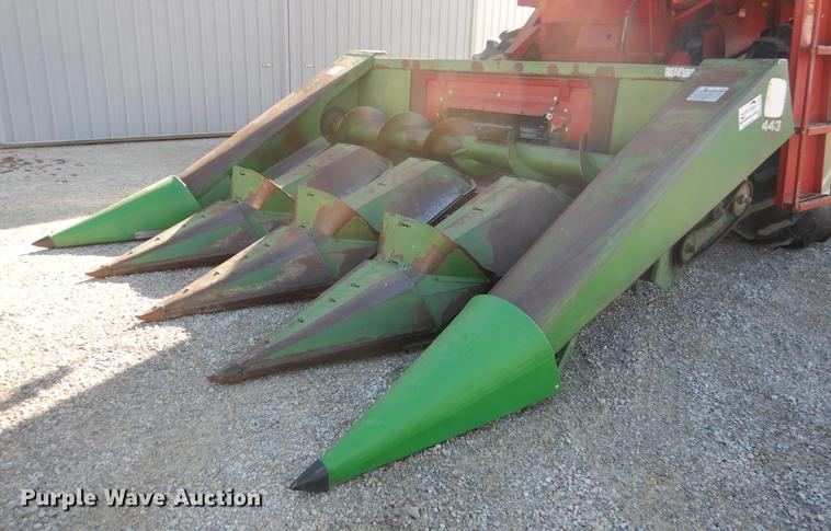 image for item J5506 John Deere 443 corn head