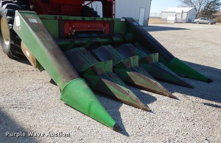 image for item J5506 John Deere 443 corn head