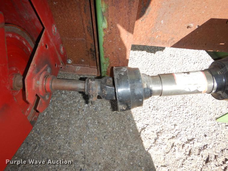 image for item J5506 John Deere 443 corn head