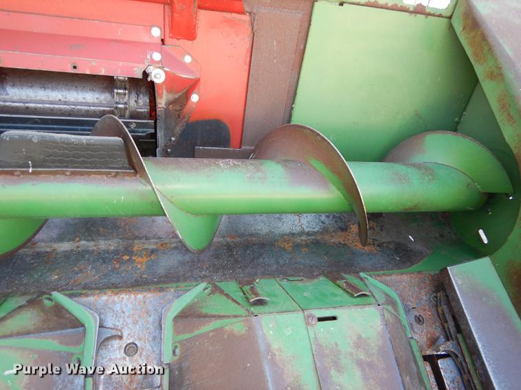 image for item J5506 John Deere 443 corn head
