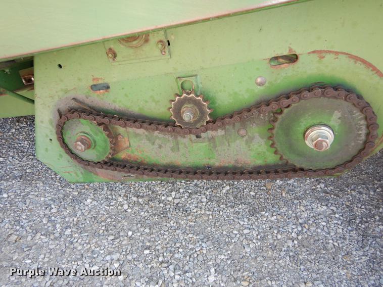 image for item J5506 John Deere 443 corn head