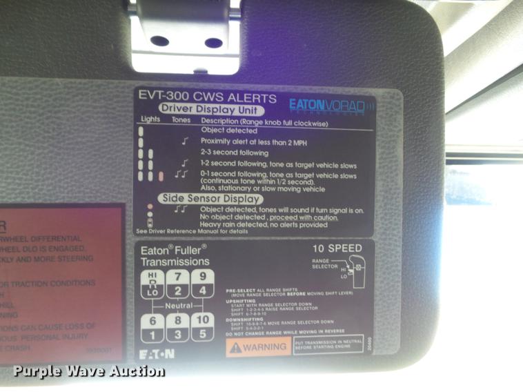 image for item DB6250 2005 Volvo 4NL42T/300 semi truck