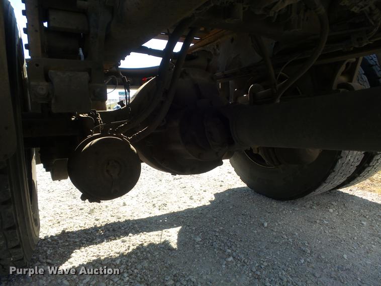 image for item DB6250 2005 Volvo 4NL42T/300 semi truck