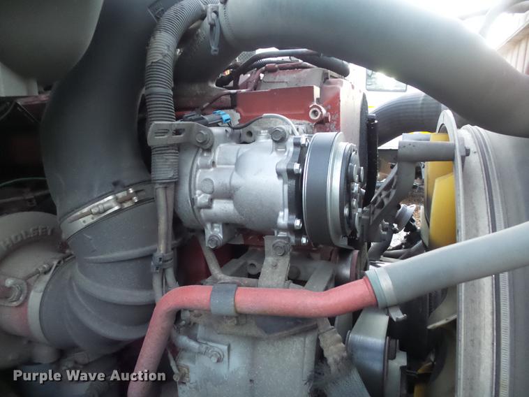 image for item DB6250 2005 Volvo 4NL42T/300 semi truck